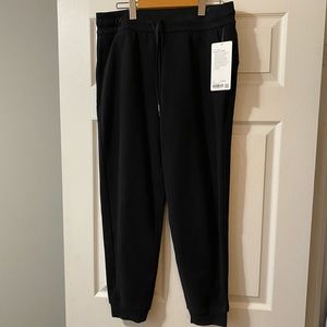 Lululemon scuba HR jogger.